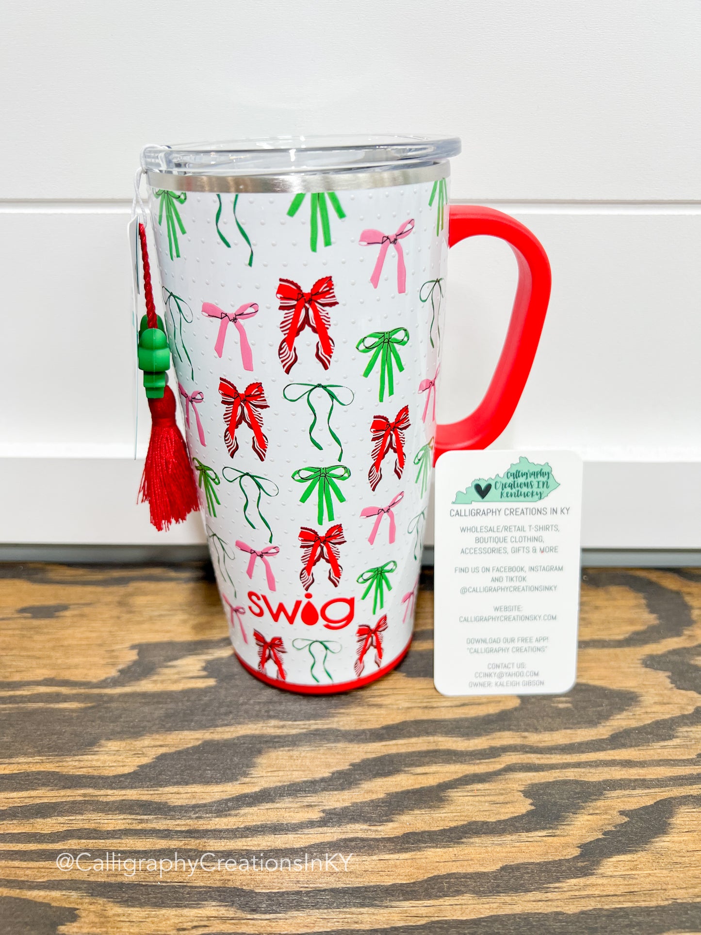 Ribbons and Bows 22 oz Swig Travel Mug